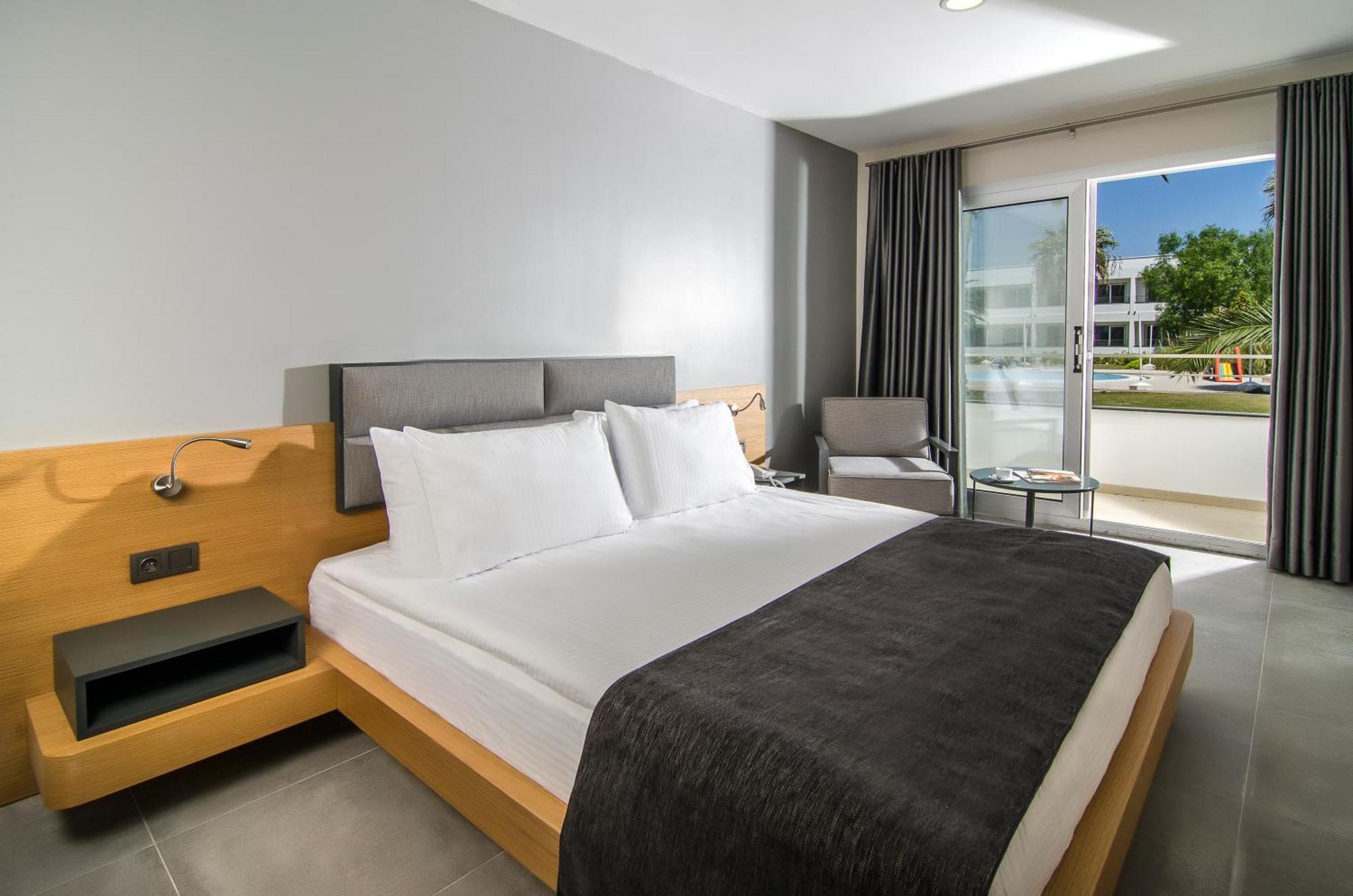 Altin Yunus Hotel & Spa - Кешме Экстерьер фото