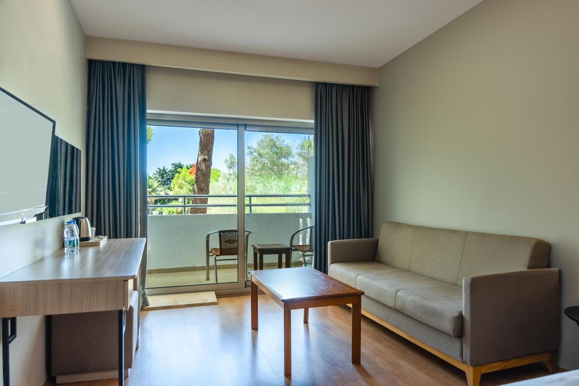Altin Yunus Hotel & Spa - Кешме Экстерьер фото